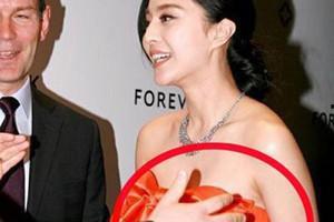 哪些男明星摸女明星的胸,盘点男星意外“触感”女星的温馨瞬间