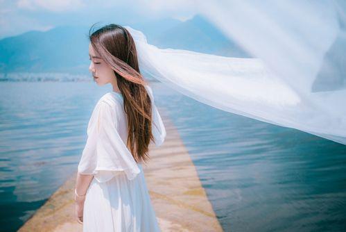 苍山女明星,揭秘苍山女明星的璀璨人生