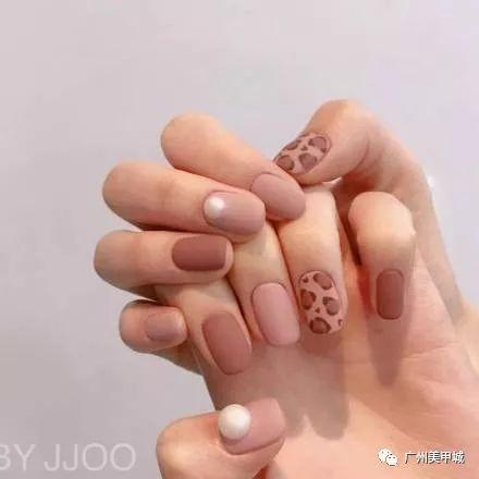 今年流行的美甲 网红款,网红爆款，指尖艺术新风尚