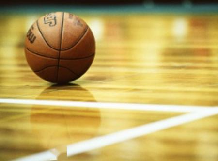 篮球明星墙绘,致敬传奇，光影交织的篮球荣耀画卷