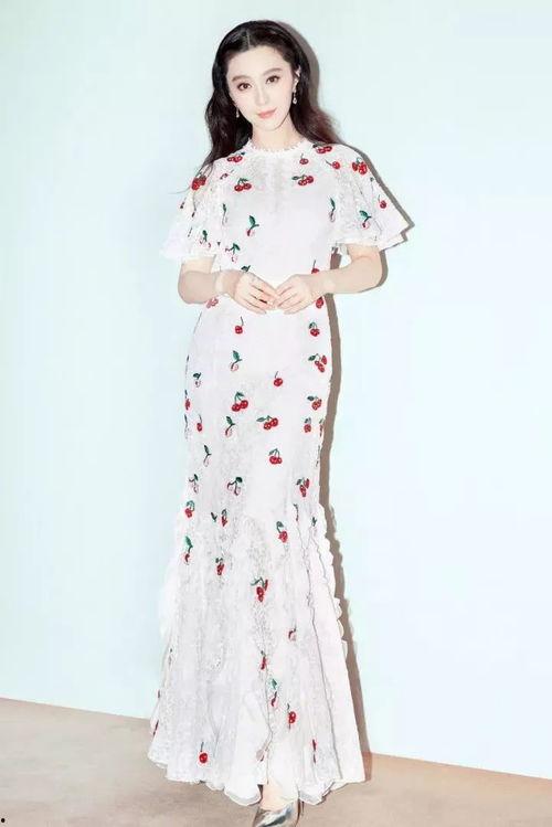 明星白色连衣裙同款,白色连衣裙的优雅演绎