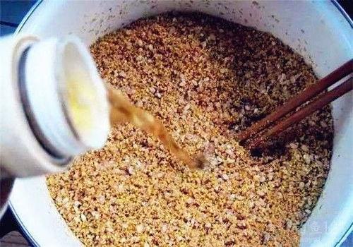 网红钓鱼饵料调配视频